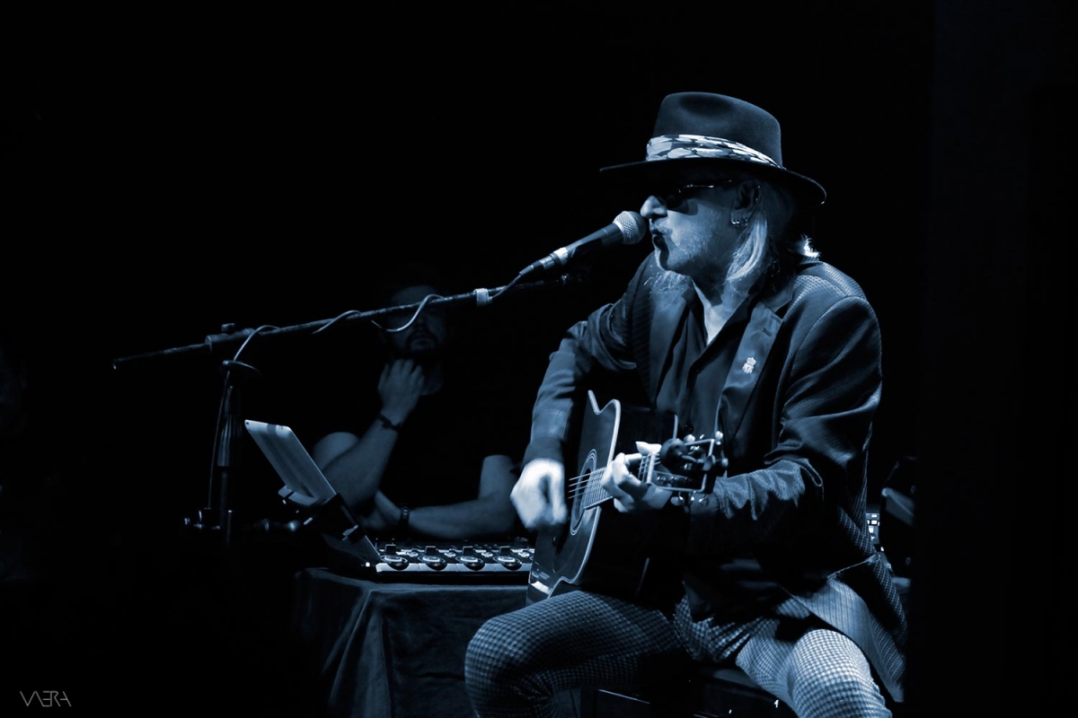Wayne Hussey (The Mission) acoustic show / Phoebus Water LIVE @ Second Skin Club, 19/10/2019