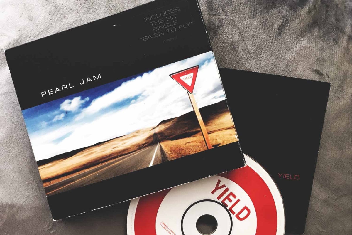 Pearl Jam - Yield (Epic Records, 1998)
