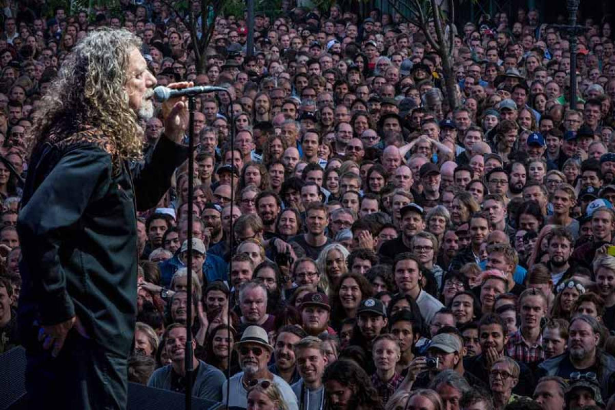 Δισκογραφική επιστροφή για τον Robert Plant. Ασταμάτητος