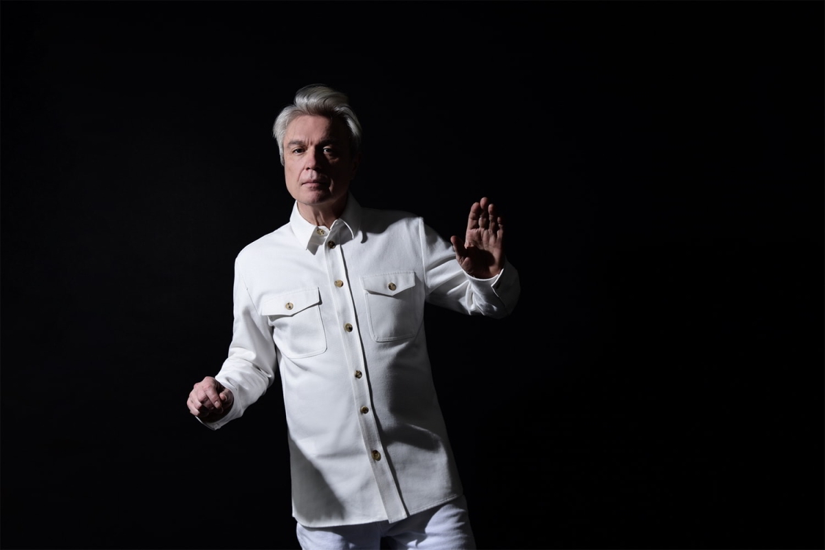 Ο David Byrne κυκλοφόρησε το νέο του single, &quot;T-Shirt&quot;!